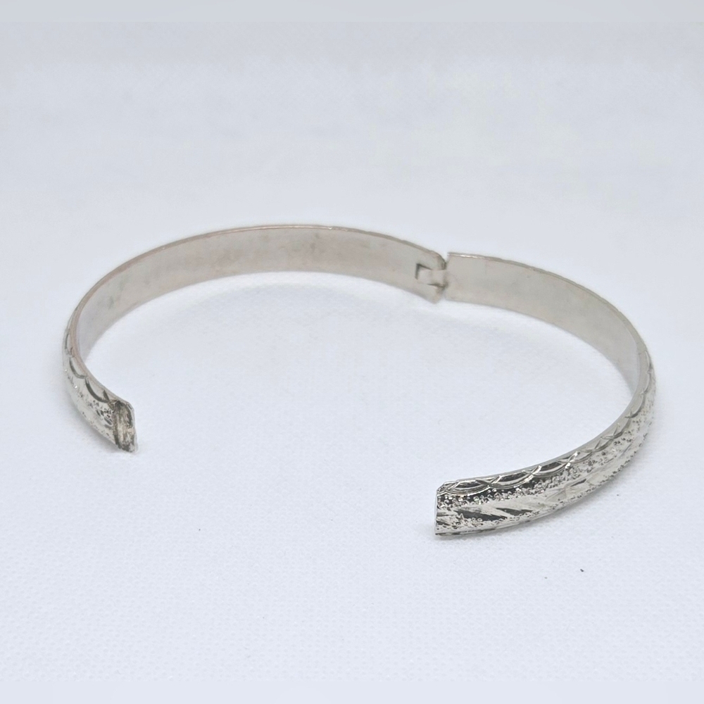 Vintage Silver Tone Etched Bangle Bracelet Floral Scroll Design - Picture 3 of 9